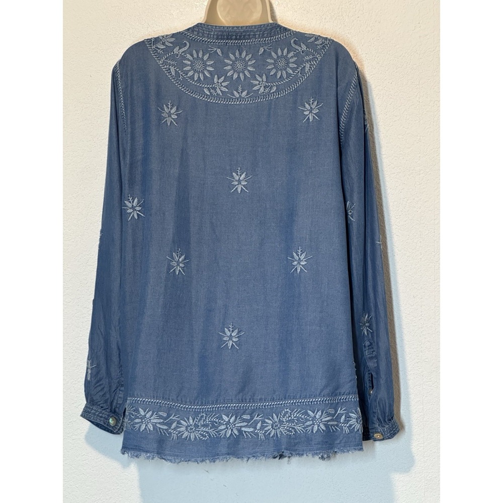 John Mark Blue Chambray All Over. Embroidered Tunic Raw Hem Size M Boho Western - Picture 2 of 8